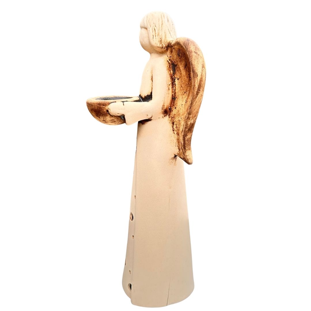 Detail keramického anděla